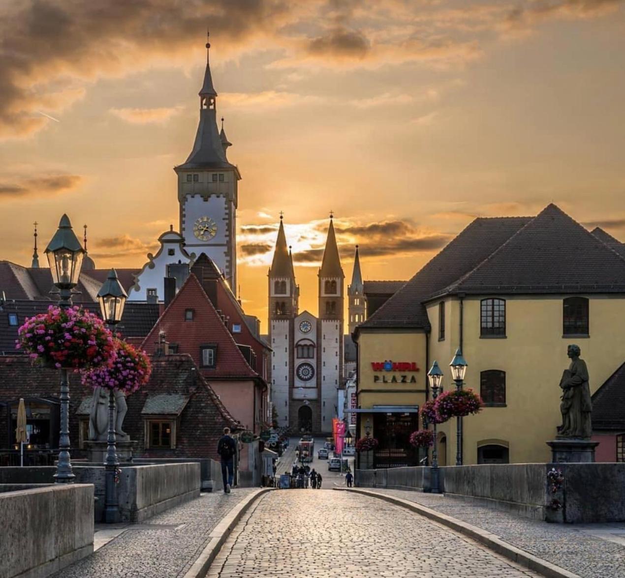 Wohnung Alte Mainbruecke - Gratis Kaffee - Netflix - Balkon Würzburg Buitenkant foto